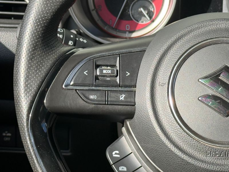 SUZUKI SWIFT - Photo 9