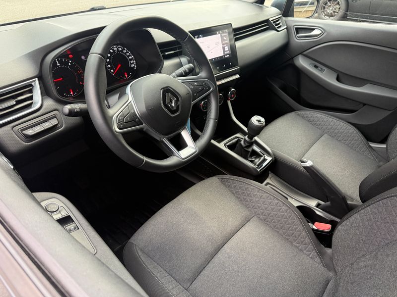 RENAULT CLIO V - Photo 3