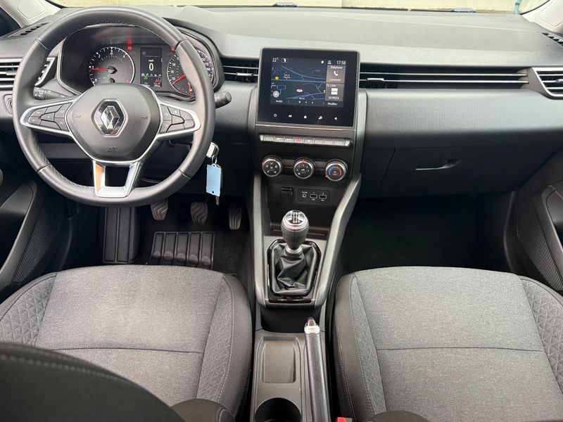 RENAULT CLIO V - Photo 8