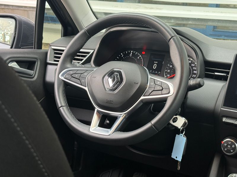 RENAULT CLIO V - Photo 9