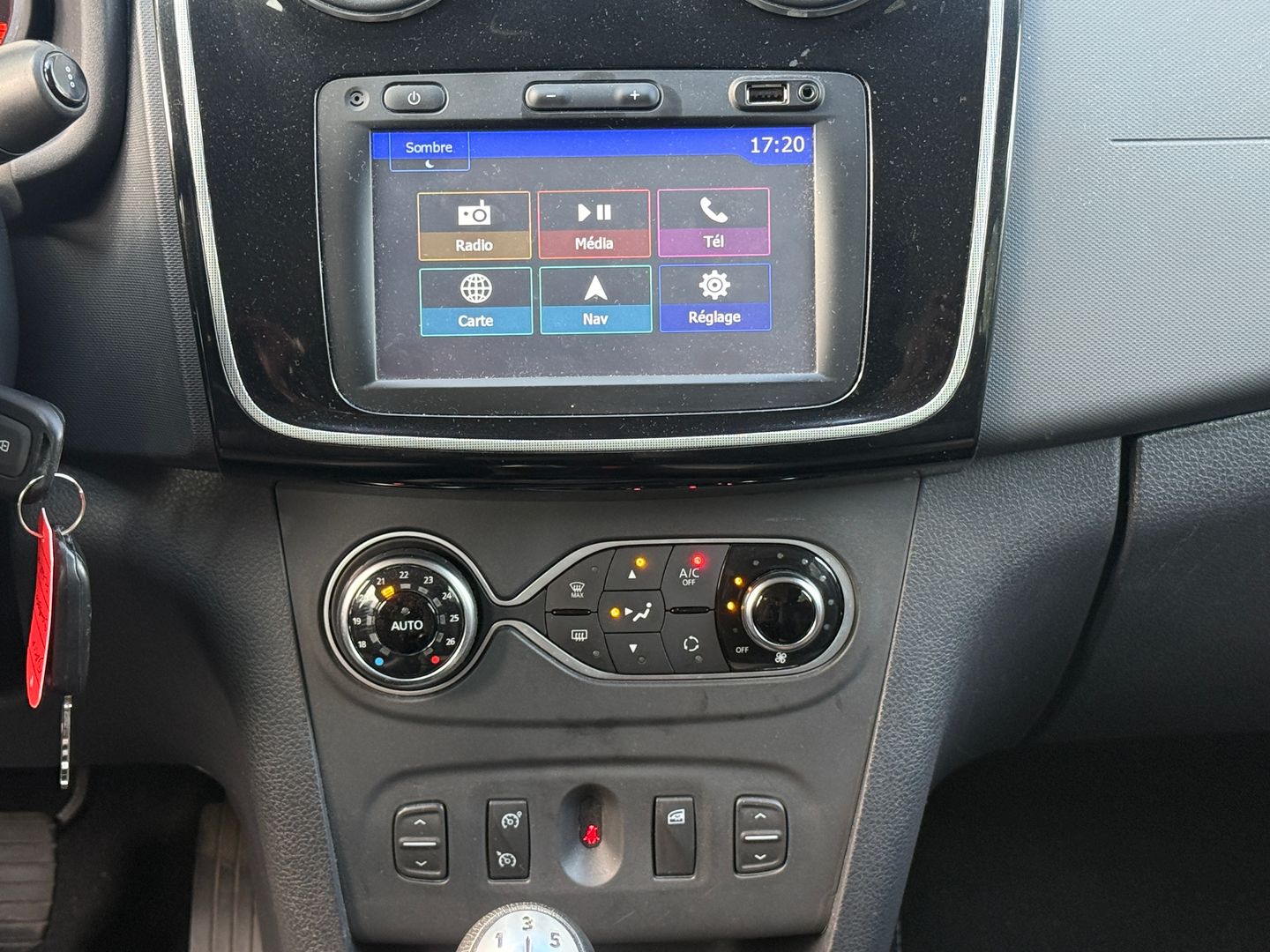 DACIA SANDERO - Photo 12