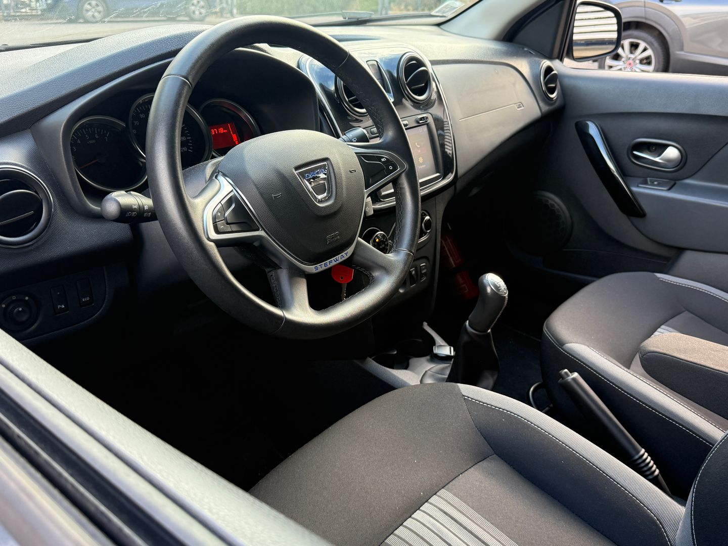 DACIA SANDERO - Photo 3
