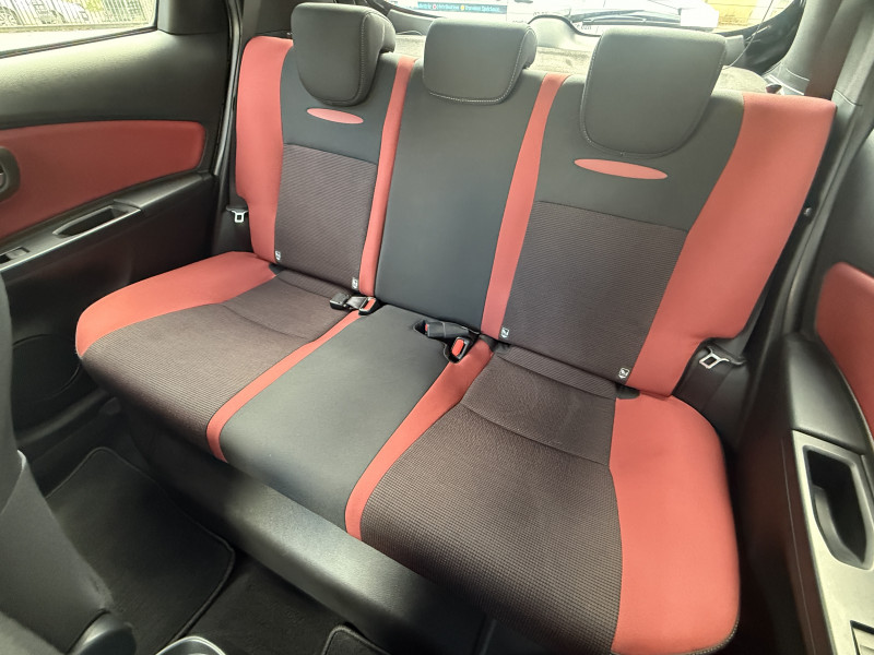 TOYOTA YARIS - Photo 14