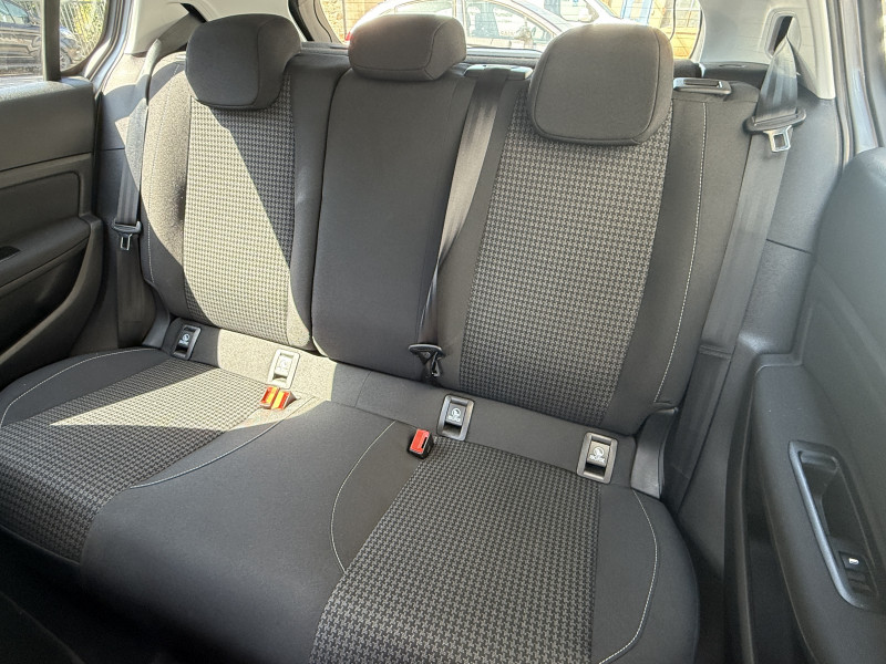 PEUGEOT 308 - Photo 17