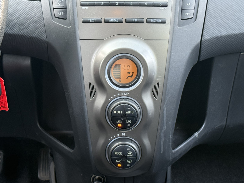 TOYOTA YARIS - Photo 9