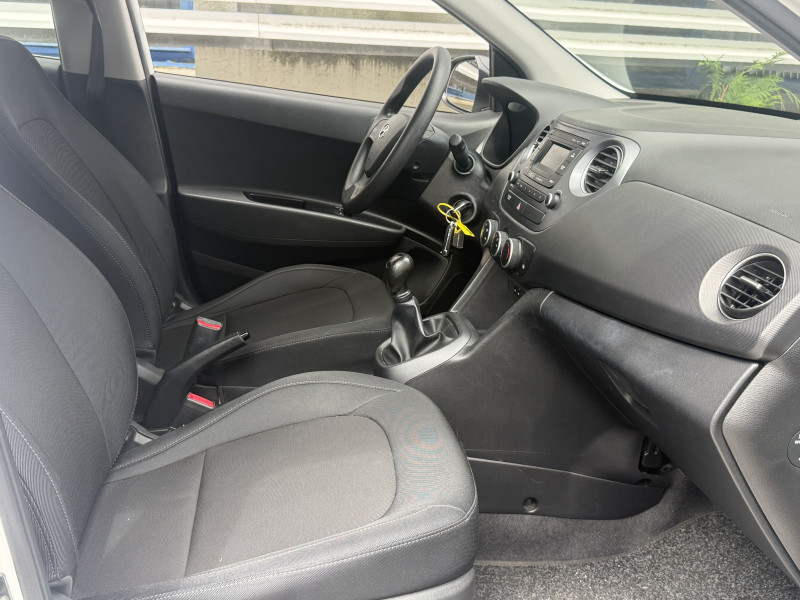 HYUNDAI I10 - Photo 12