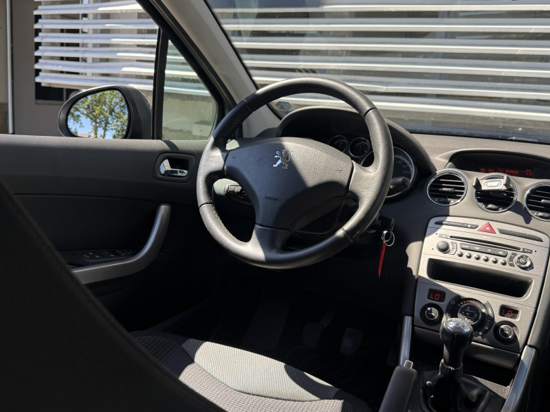 PEUGEOT 308 - Photo 7
