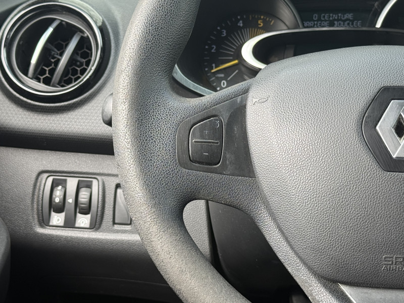 RENAULT CLIO IV - Photo 9