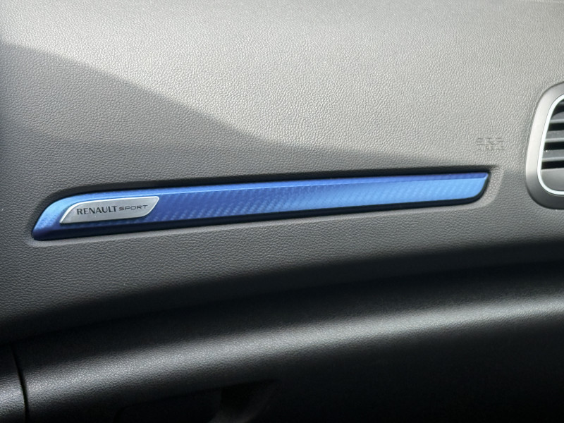 RENAULT MEGANE IV - Photo 13