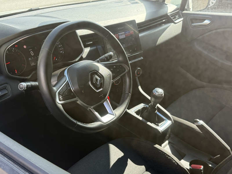 RENAULT CLIO V - Photo 3