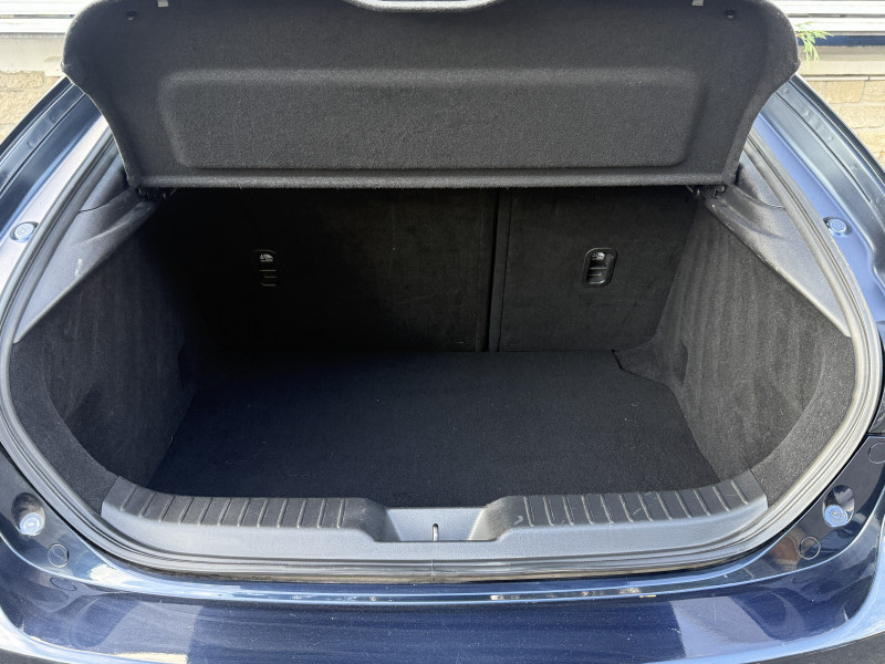 MAZDA MAZDA 3 - Photo 5