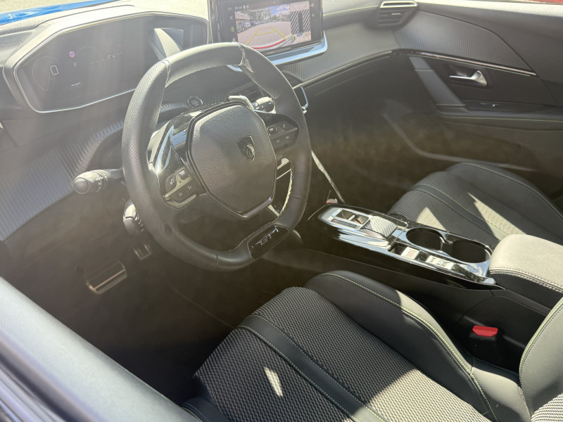 PEUGEOT 208 - Photo 3